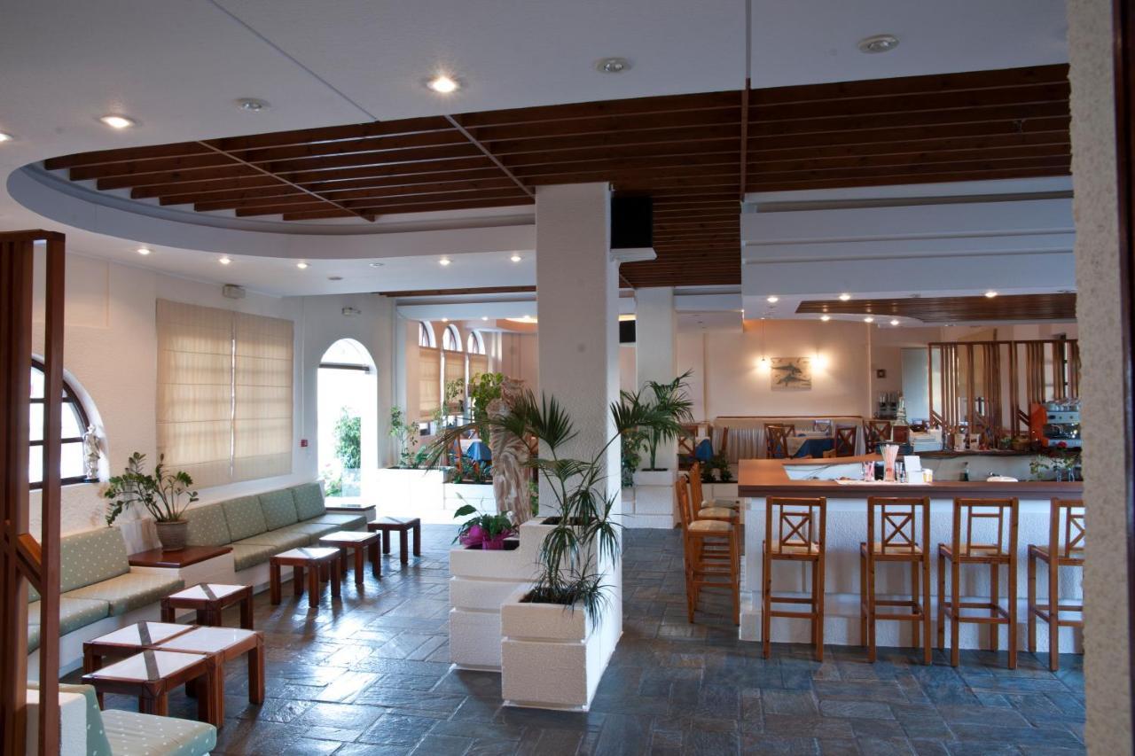 Albatross Hotel Maleme Buitenkant foto