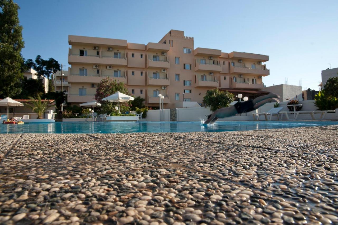 Albatross Hotel Maleme Buitenkant foto