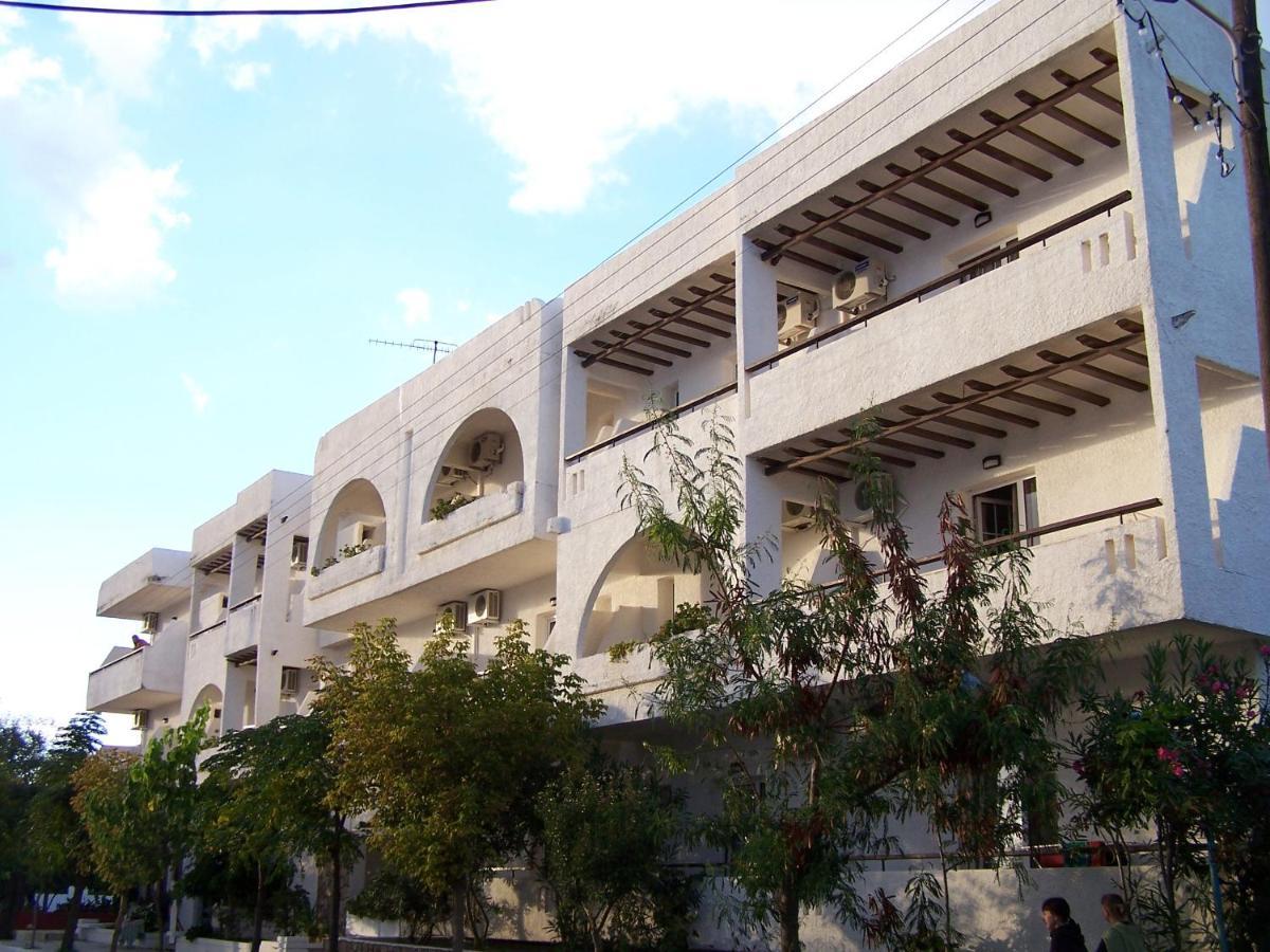 Albatross Hotel Maleme Buitenkant foto