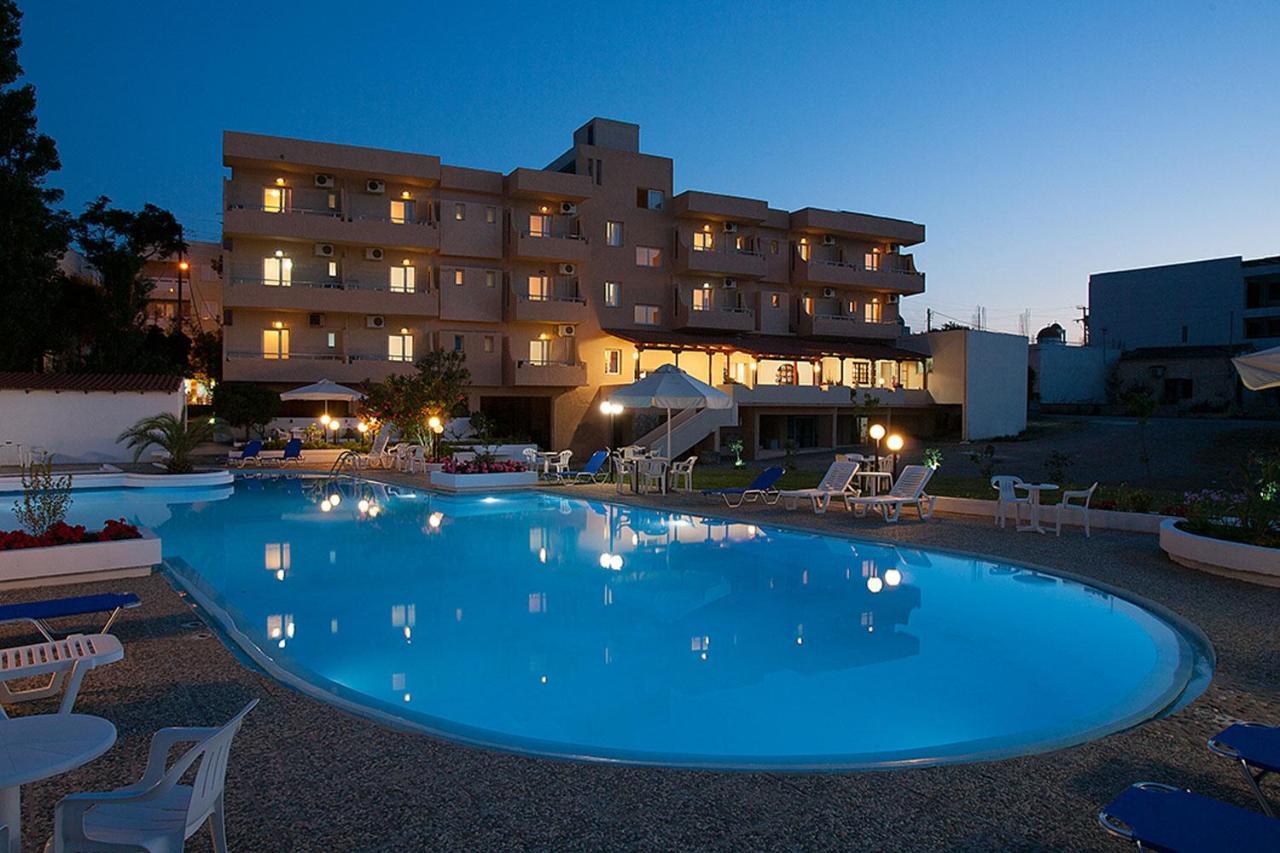 Albatross Hotel Maleme Buitenkant foto