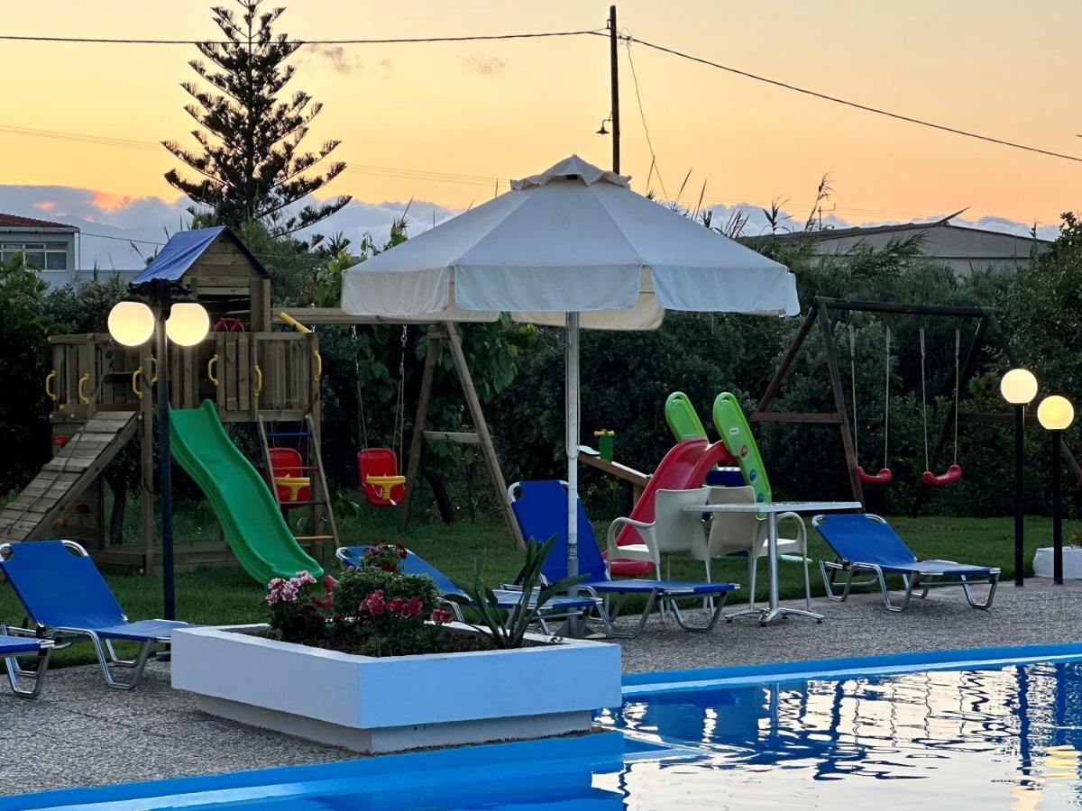 Albatross Hotel Maleme Buitenkant foto
